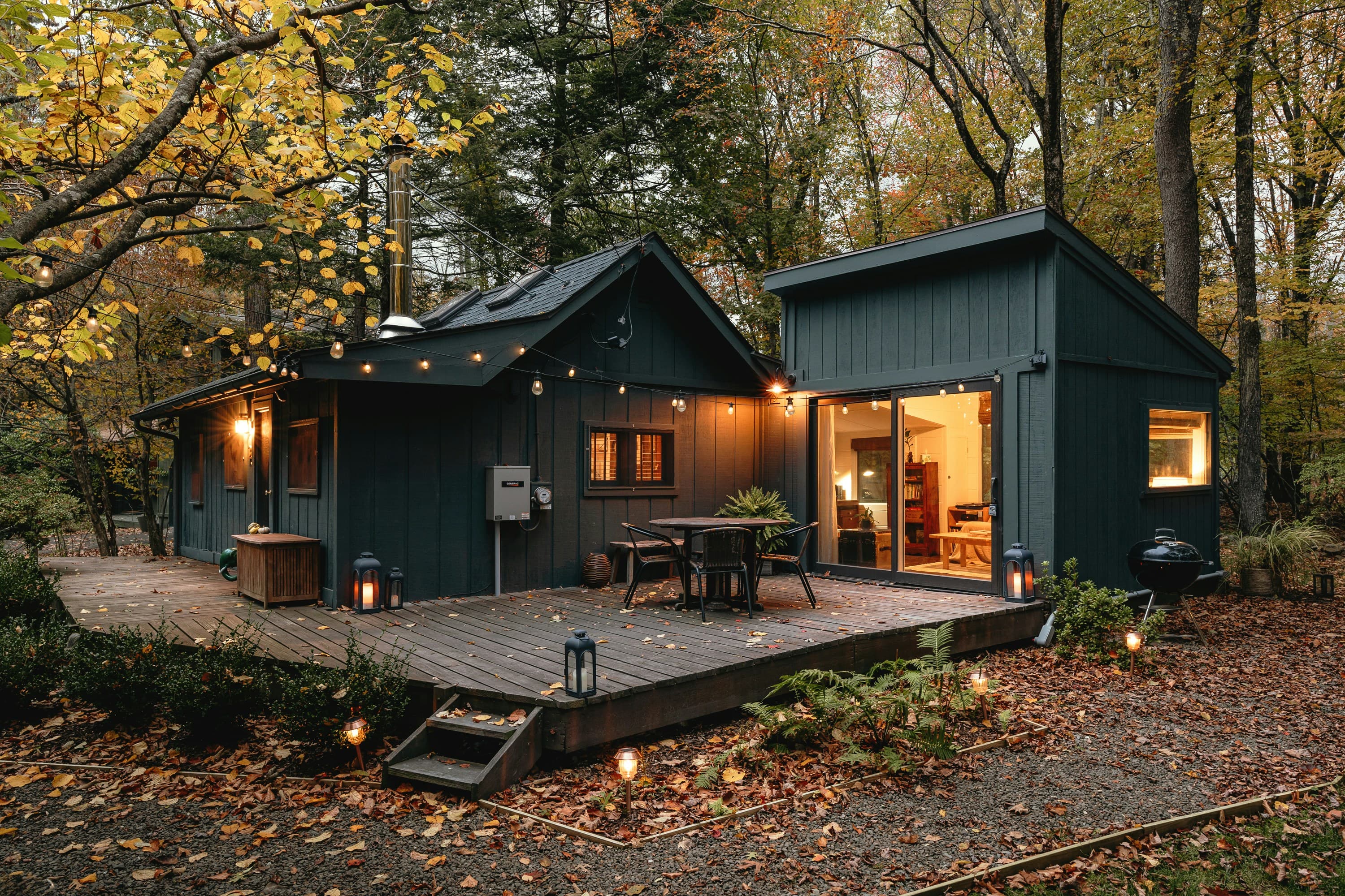 Architecture d'intérieur - Petite cabane avec terrasse dans les bois